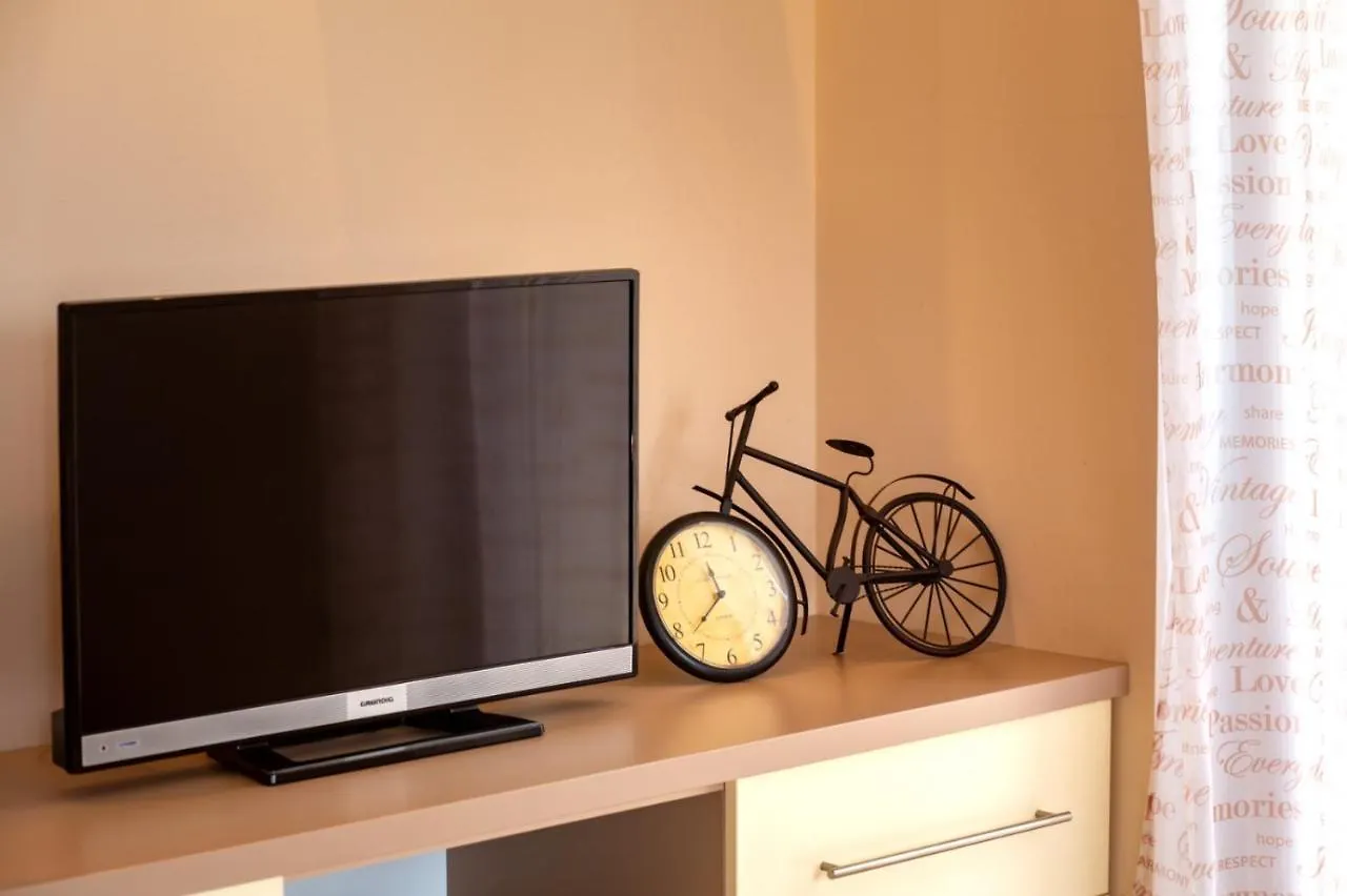 Apartment In Lopar With Balcony, Air Conditioning, Wifi, Washing Machine
