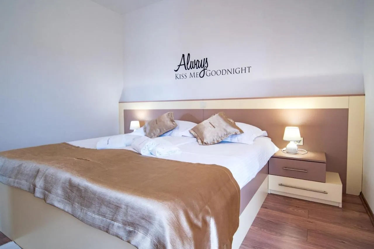 Apartment In Lopar With Balcony, Air Conditioning, Wifi, Washing Machine Croatia